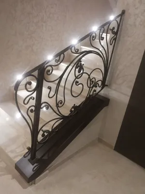 Кованые перила для лестниц в СПб на заказ по разумной цене