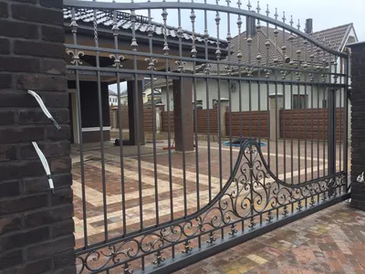 Кованые ворота на фото: создание неповторимого стиля дома и сада