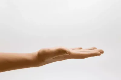 WebP изображение рук с раздраженной кожей