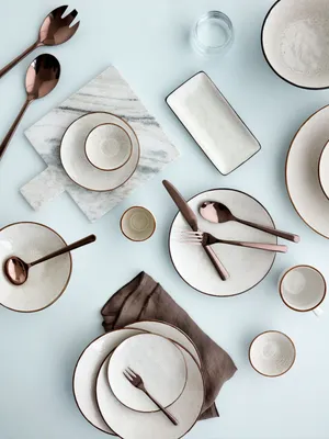 Какая кухонная посуда сейчас в моде: цвета, тренды 2021 фото - Модный  журнал | Кухонная посуда, Посуда, Синяя посуда