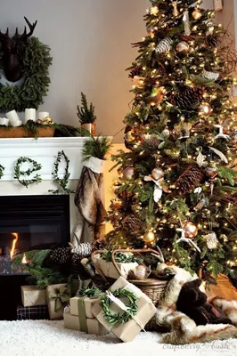 новогодние елки наряженные фото, варианты украшения новогодней елки, красиво  украшенн… | Рождественские цветы, Белые рождественские украшения,  Причудливое рождество