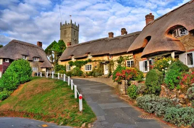Красивые Традиционные Английские Дома В Деревне В Сельской Местности —  стоковые фотографии и другие картинки Англия - iStock
