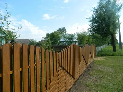 Забор деревянный в загородный дом (74 фото) - фото - картинки и рисунки:  скачать бесплатно