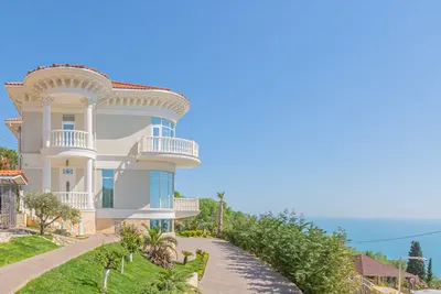Красивые дома в Сочи, купить элитный коттедж или виллу возле моря