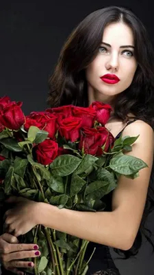 Девушка с розами - красивые фото