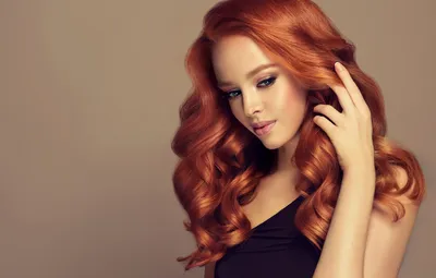 Молодая красивая женщина с рыжими волосами на белом фоне. Бьюти портрет.  Stock Photo | Adobe Stock