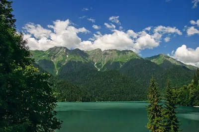ТОП 10 самых популярных и живописных мест в Абхазии