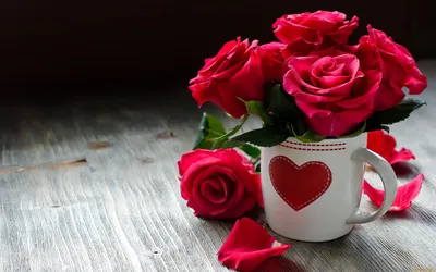 Обои Цветы Розы, обои для рабочего стола, фотографии цветы, розы, любовь,  ваза, сердце Обои для рабочего стола, скачать обои картинки заставки на рабочий  стол.