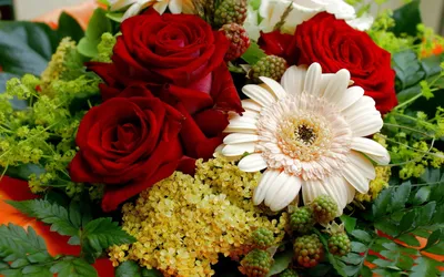Цветы букет, розы, гербера фото, обои на рабочий стол