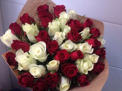Купить Красивый букет пионовидных роз Македония model №374 в Новосибирске