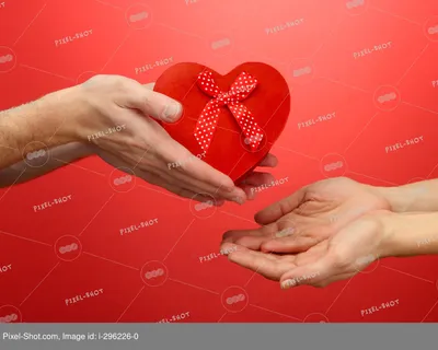 Купить Колье PANDORA с подвеской Красное сердце 392542C01-45 в  интернет-магазине, цена 7990 руб