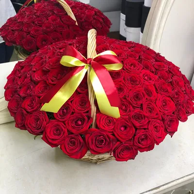 Красные розы в корзине за 9 790 руб. | Бесплатная доставка цветов по Москве