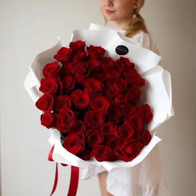 Красные розы в бежевом оформлении (21шт) №511 купить в Саранске