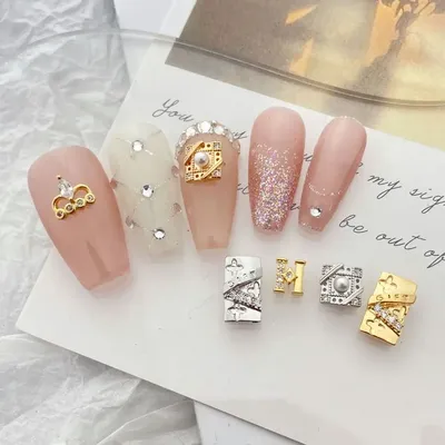 Ну очень красивый и креативный маникюр💅 ⠀⠀⠀ Разгулялась я по полной😋 Это  все вдохновение виновато🤣 ⠀⠀⠀ Жду ваши ❤ лайки😉 ⠀⠀⠀ #emiros… | Нейл-арт,  Маникюр, Ногти