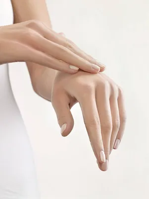 Кривые пальцы на руках: фото в современном стиле