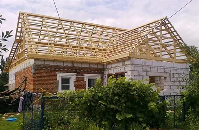 Выбираем крышу для частного дома в Приморье | Строительная компания  ИванСтрой