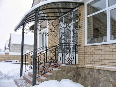 Ремонт крыльца частного дома с заменой керамической плитки