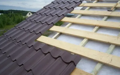 Крыша дома клееного бруса. Как правильно сделать кровлю деревянного дома.  Этапы и технология монтажа.