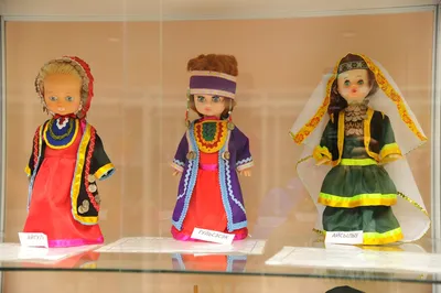 Янаул. Куклы в национальных костюмах — Наш Урал и весь мир