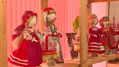 Куклы в народных костюмах представили традиционную культуру калужской  губернии