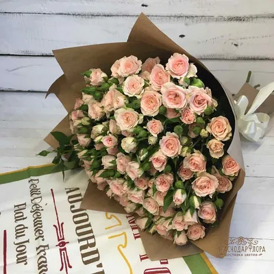 Букет из красной кустовой розы по цене 3650 руб - купить в Москве с  доставкой