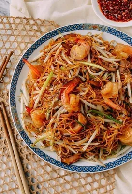 Китайская кухня: Жареная лапша чоу мейн с креветками по-гонконгски (рецепт  с фото)