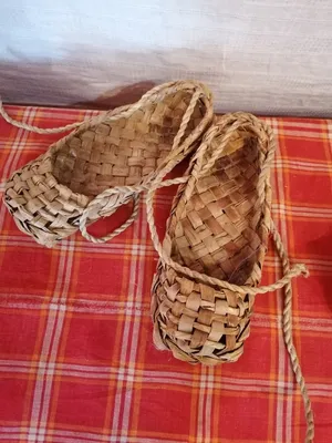 Master class. Souvenir bast shoes from jute / twine. - YouTube