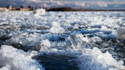 В Лиозно две девочки провалились под лед, выбежав на середину реки за  покатившимся телефоном | Дняпровец. Речица online