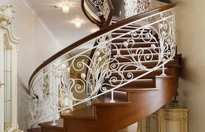 Кованые лестницы в доме, особенности и достоинства конструкции, что влияет  на стоимость | Табличник | Дзен