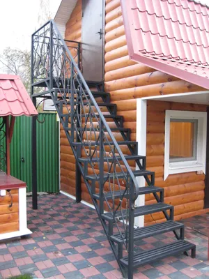 Деревянные лестницы для дачи в Белгороде - цены. Купить дешево дачную  лестницу на второй этаж