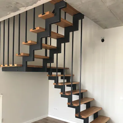 Какая лестница занимает меньше места в доме, сделать удобную лестницу если  мало места, компактная лестница