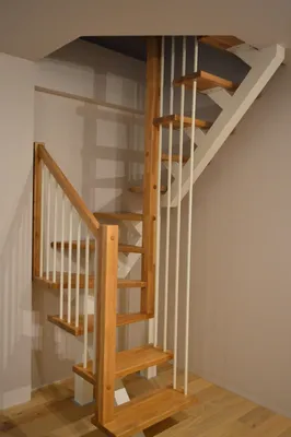 Обои: Лестница на второй этаж - какой стиль выбрать для вашего интерьера