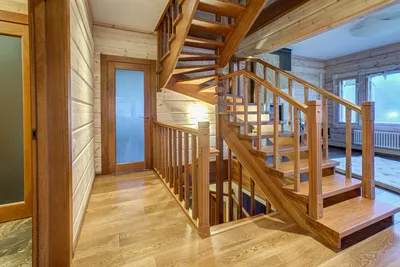 Фотография: Лестница на второй этаж - как сделать ее максимально безопасной для всех членов семьи