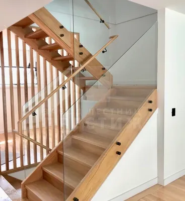 Картинка: Лестница на второй этаж - как выбрать правильный угол наклона и ширину