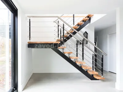 Изображение: Лестница на второй этаж - главный акцент вашего интерьера