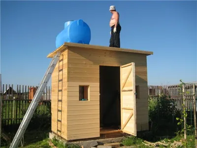 Уличный душ деревянный 1х2 для дачи купить в Московской области.