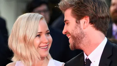 Скачать обои Лиам Хемсворт, Liam Hemsworth, на пресс-конференции фильма Голодные игры, раздел мужчины в разрешении 640x960