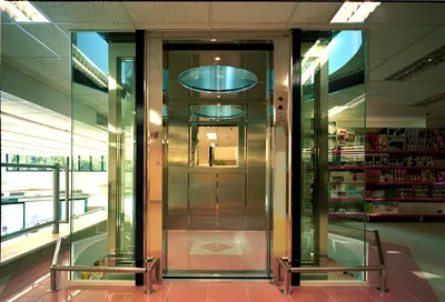 Двери закрываются: правила безопасности в лифте