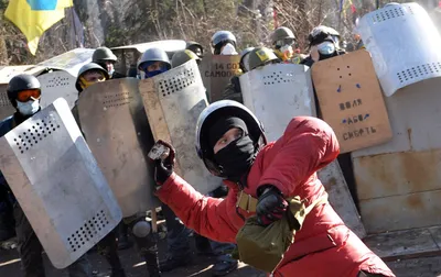 День Свободы на Майдане, оцепленном железными щитами