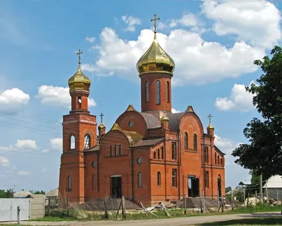 Церковь Михаила Архангела, Малиновка (Чугуевский район), фотография. общий  вид в ландшафте
