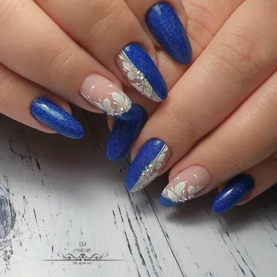 Нежный маникюр в синем цвете | Blue nail art designs, Red acrylic nails,  Nail art