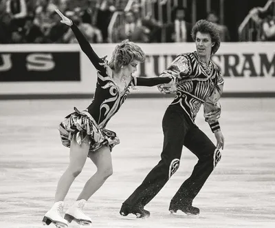 Unified Team Marina Klimova and Sergey Ponomarenko victorious with... |  Winter olympics, Ice dance, Marina