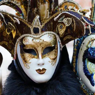 Карнавальные маски: \"Белая карнавальная маска\" в интернет-магазине Ярмарка  Мастеров по цене 3000 ₽ – KFPNIRU | Карнавальные маски, Москва - доставка  по России