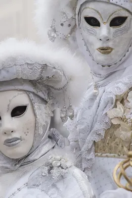 Карнавал В венеции. Яркие маски карнавала на традиционном фестивале в  Венеции Италии. Красивые маски Стоковое Фото - изображение насчитывающей  празднество, история: 183247474