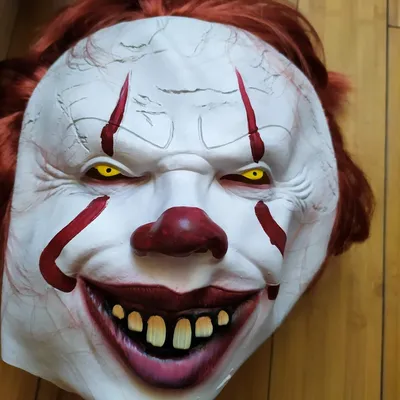 Маски клоунов для Хэллоуина: изображение со страшными клоунами