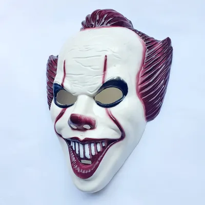 Клоуны в масках на Хэллоуин: фото в формате JPG