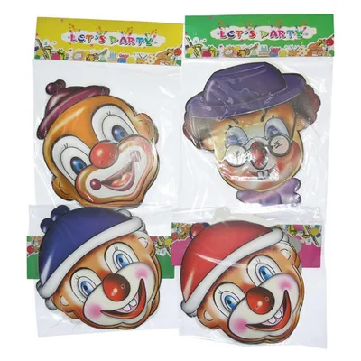 Маски клоунов на цирковом представлении: изображение для афиши