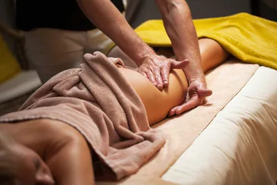 Классический массаж лица - польза, противопоказания и правильная техника