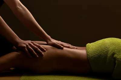 Лимфодренажный массаж в Москве: цена за сеанс | Записаться на аппаратный  дренажный массаж для лица и тела