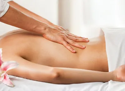 Записаться на общий массаж по цене 2300р. из категории классический масаж в  Пскове можно в СПА центре Old Estate
